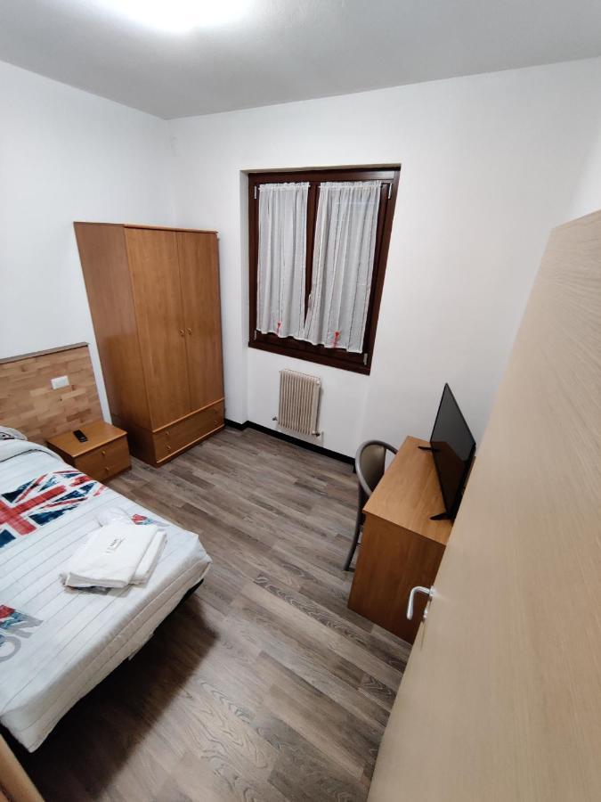 Albergo Baffo Chiuro Buitenkant foto