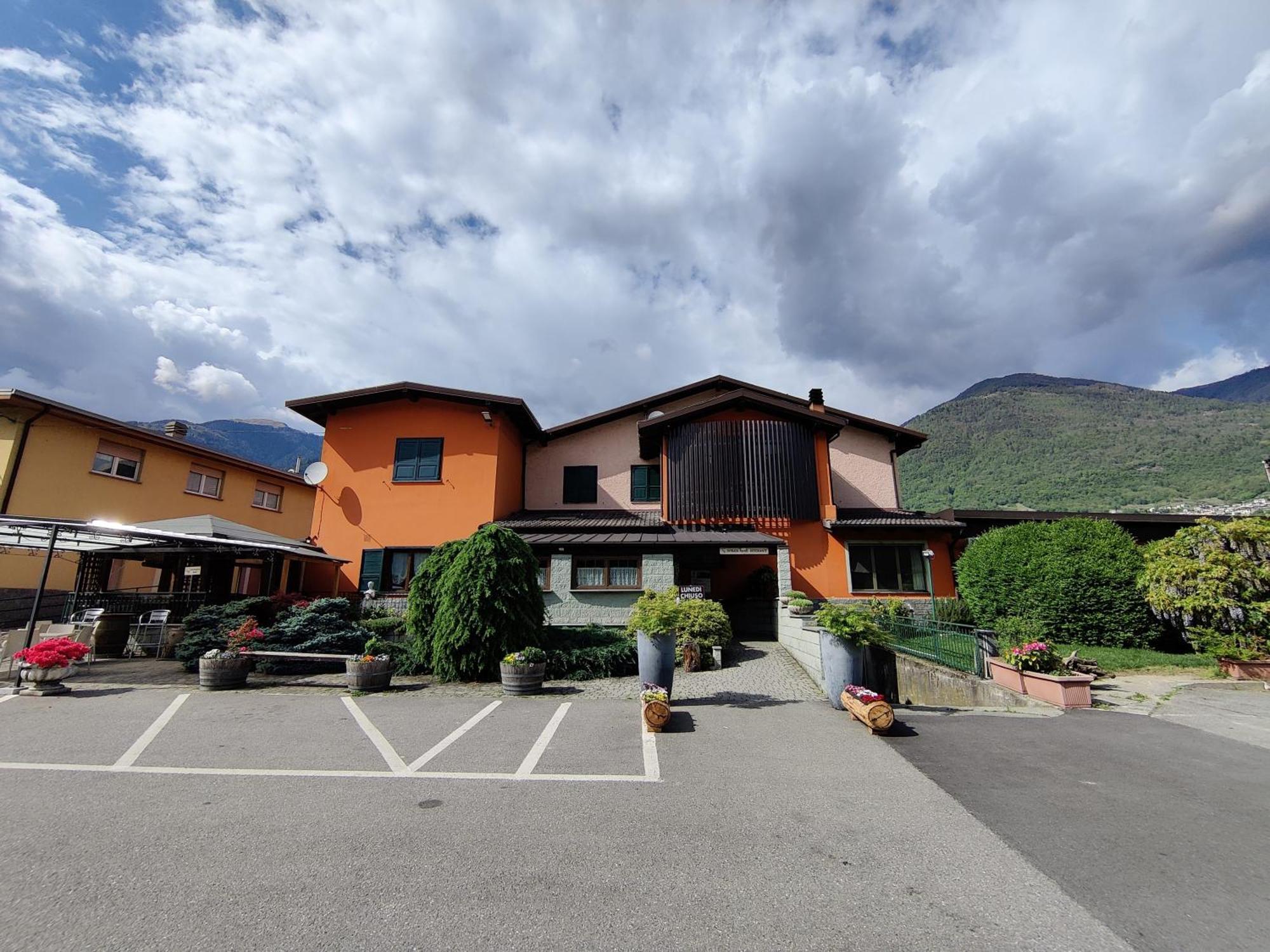Albergo Baffo Chiuro Buitenkant foto