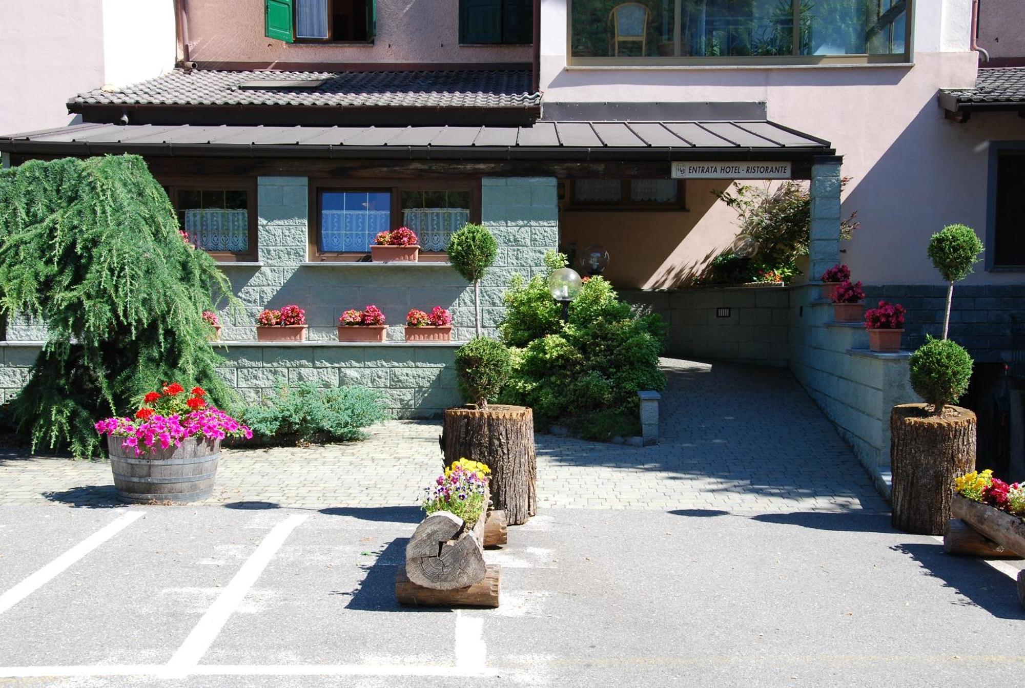 Albergo Baffo Chiuro Buitenkant foto