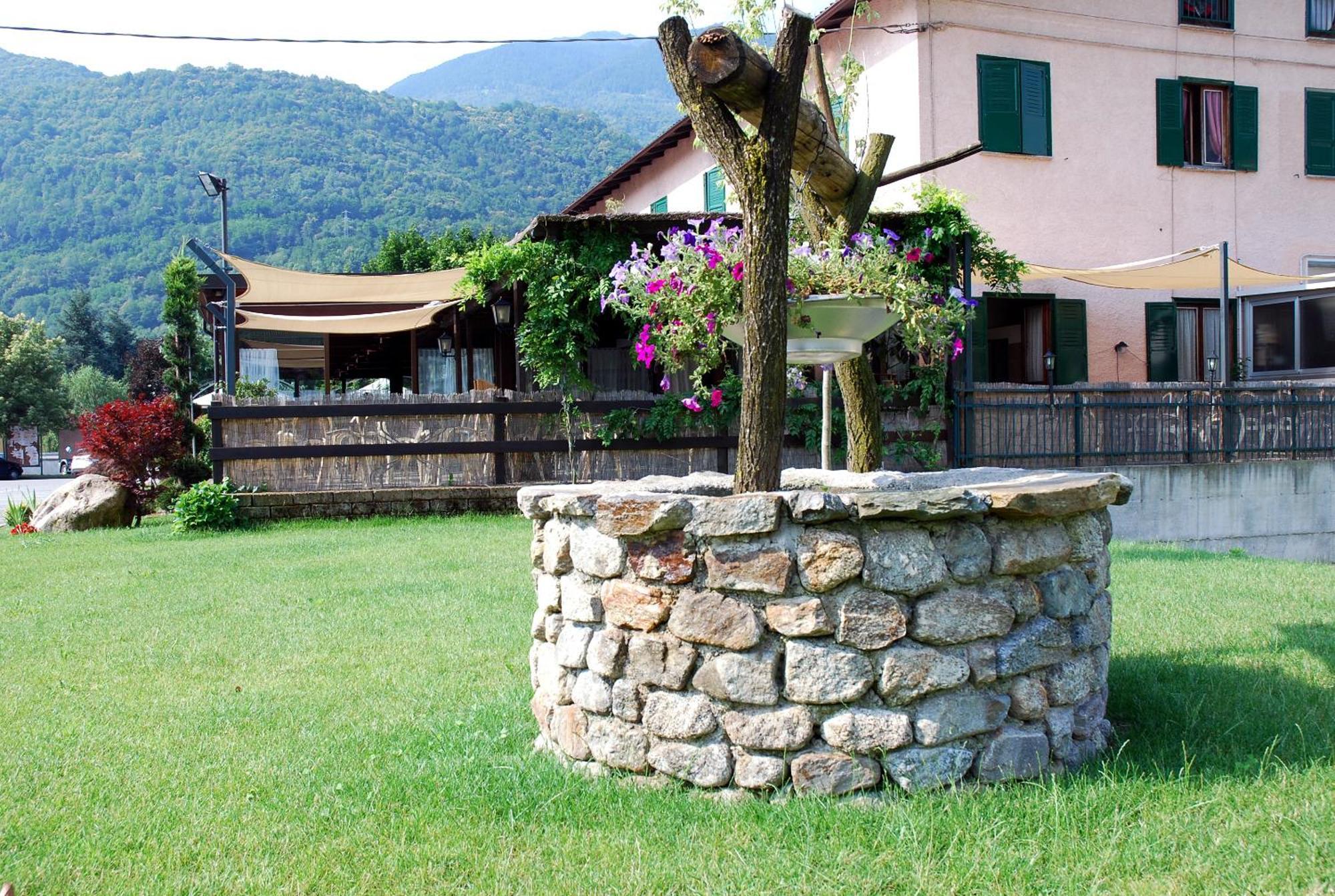 Albergo Baffo Chiuro Buitenkant foto