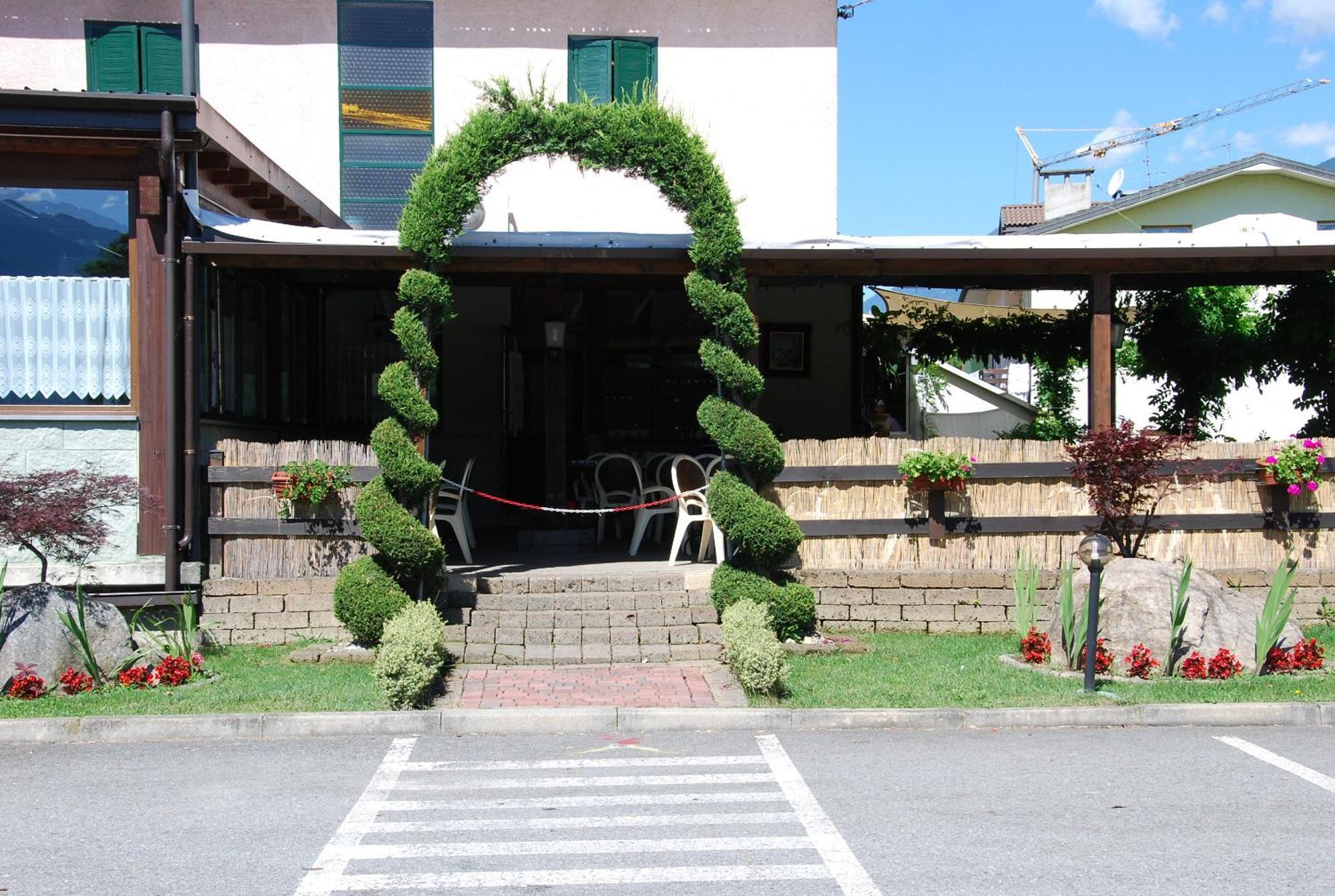 Albergo Baffo Chiuro Buitenkant foto