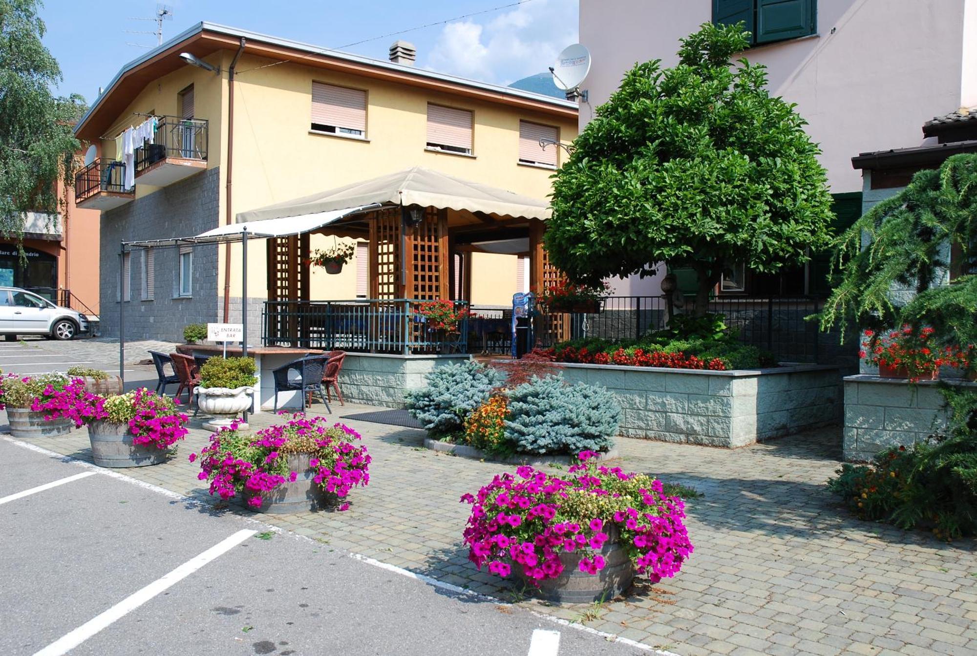 Albergo Baffo Chiuro Buitenkant foto